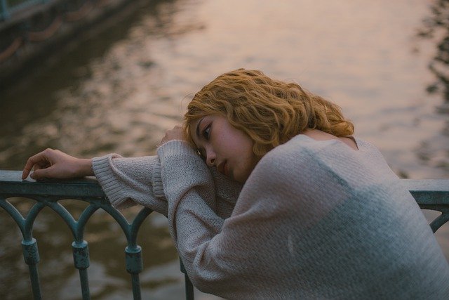 Fille triste